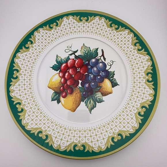 Vintage Metal Hanging Plates, Tin Plate, Collector Plate, Fruit Plates, Set of 4 - Picture 1 of 6